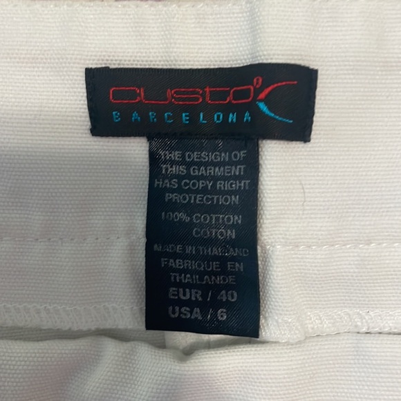 European floral motif mini skirt - Picture 3 of 3